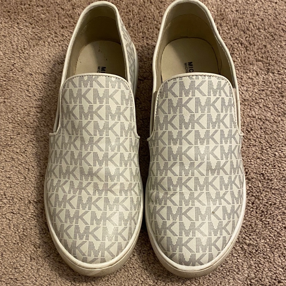 Michael Kors Beige Logo Big kids Slip-Ons size 5, fits women size 7-7.5